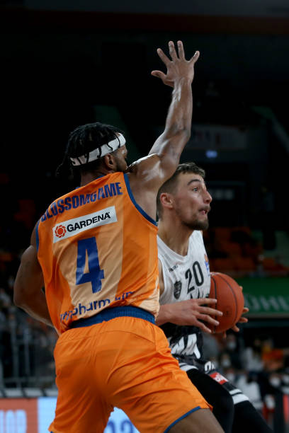 手能够在公 手能够在公