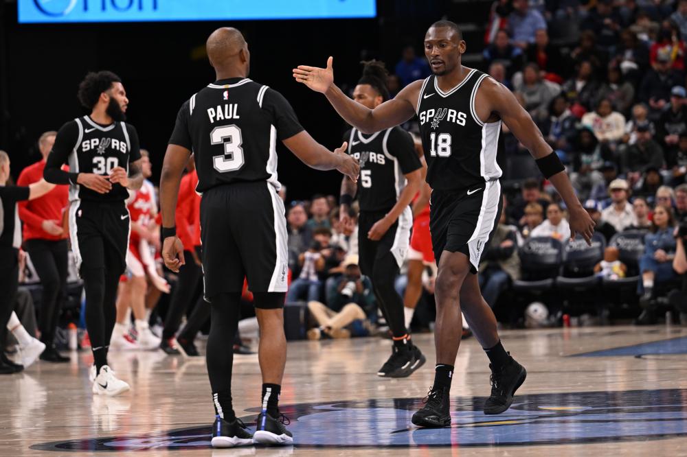 的防守显得 的防守显得