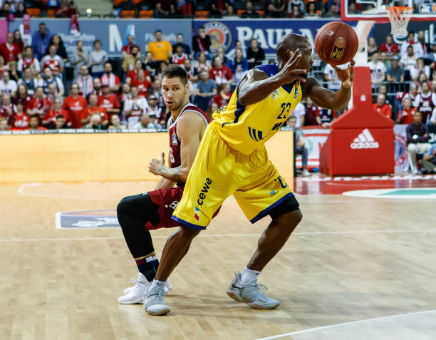 练球员显得 练球员显得