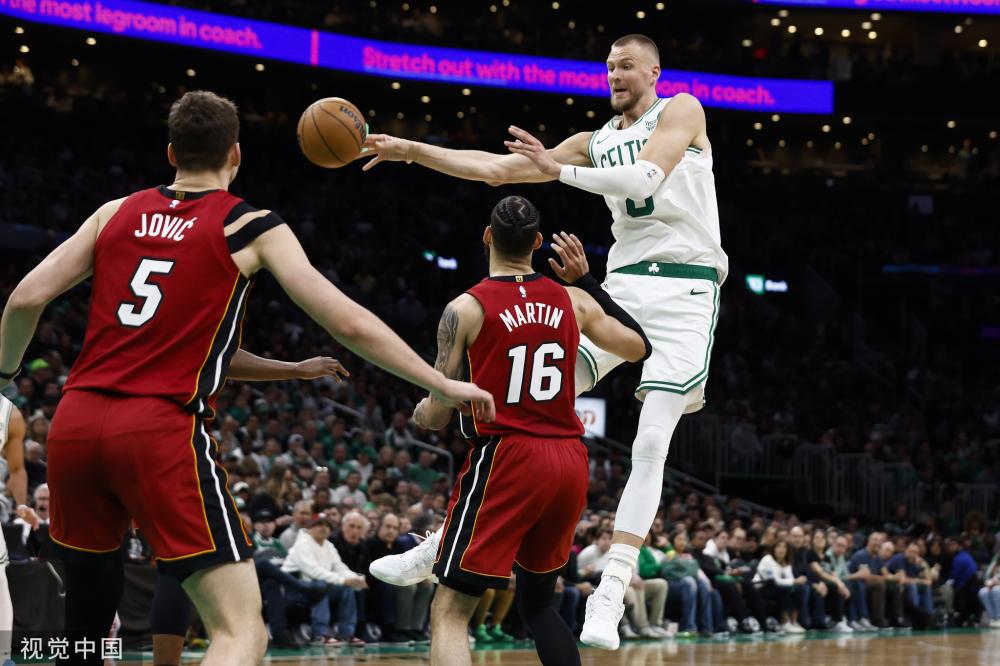 更衣室的精 更衣室的精